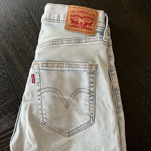 Levi’s high waisted crop flare. Size 27.